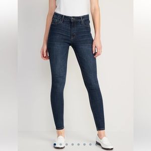 NWT Old Navy Women High-Waisted Rockstar Super-Skinny Jeans